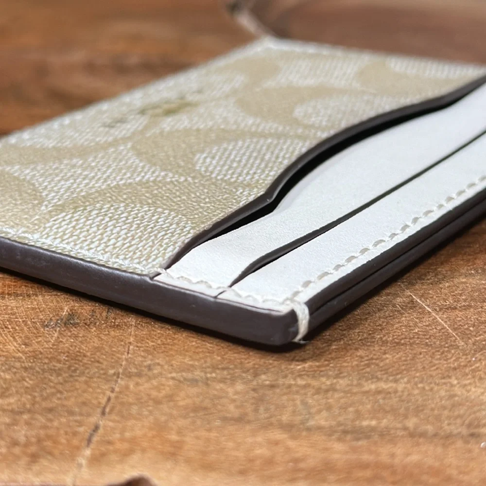 COACH Card Case In Signature and Chalk Leather